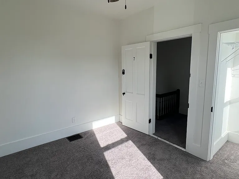 220 N Front St — Photo 9