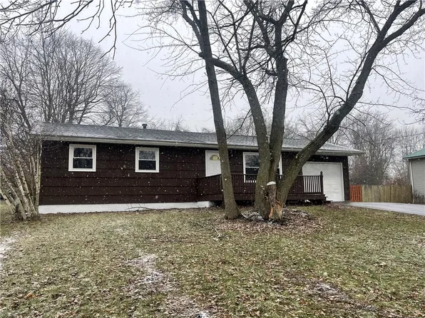 122 Hidden Creek Ln, Hamlin, NY 14464