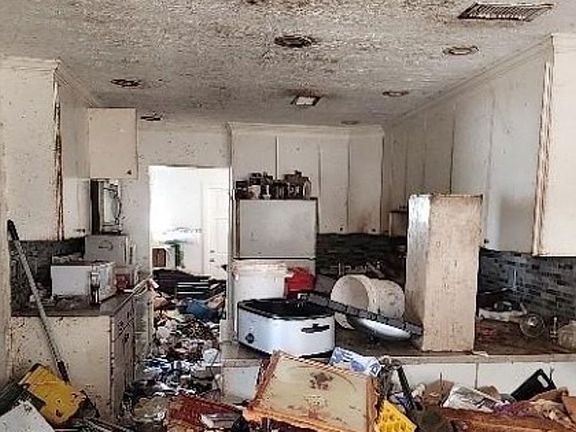 3rd image of 2418 2nd Ct SE