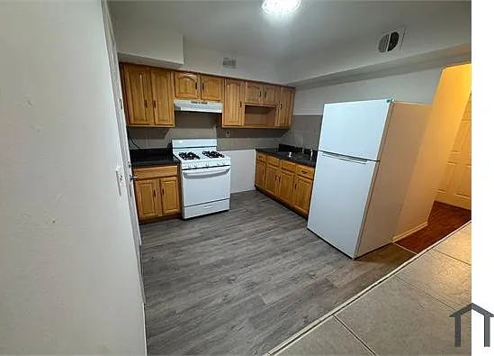 18 Skyline Dr #2 — Photo 1