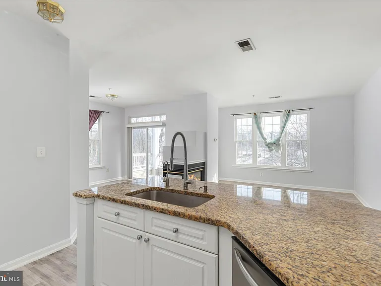 4200 Mozart Brigade Ln #N — Photo 6