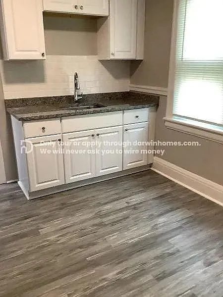 3 bed, 1.0 bath, 1247 sqft, $1,950 — Photo 4