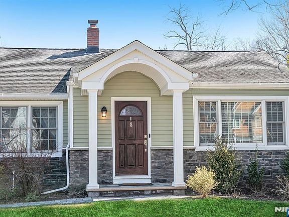 2nd image of 8 Prescott Rd