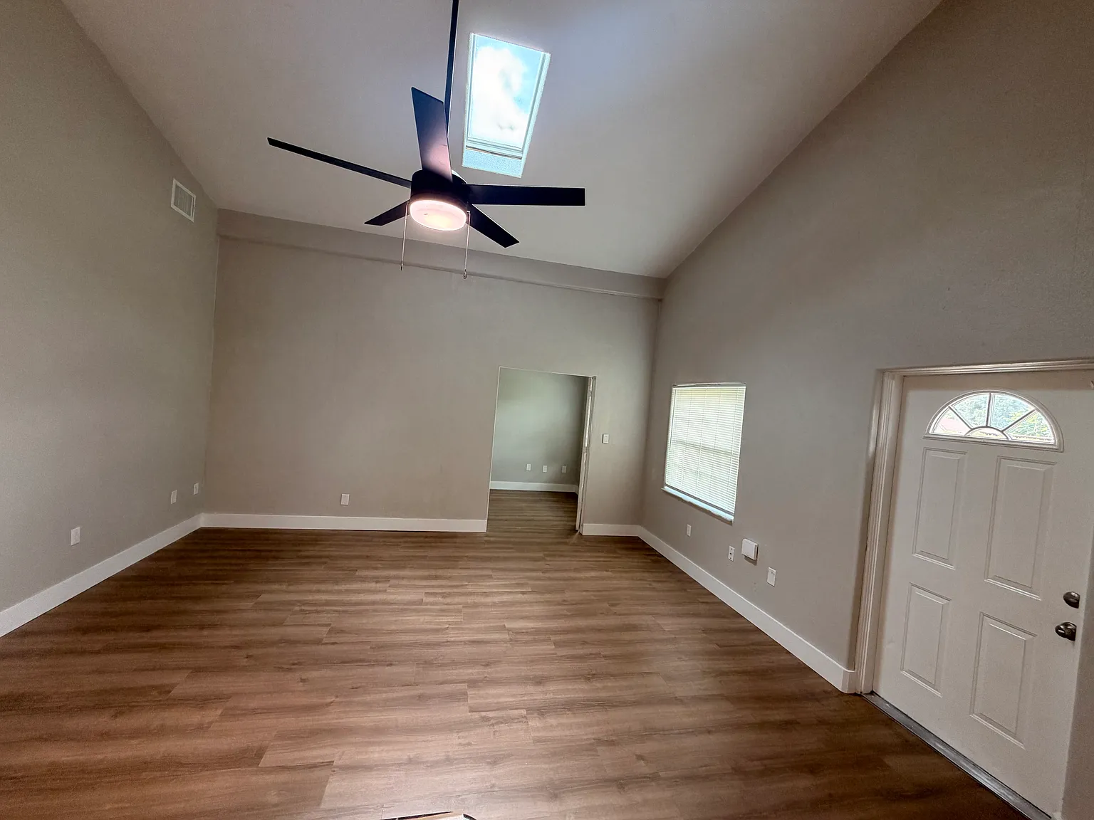 3 bed, 1375 sqft, $2,200 — Photo 4
