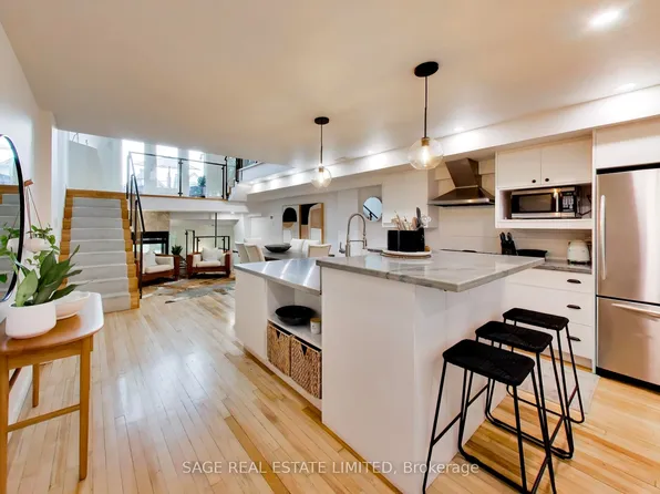 660 Pape Ave #111, Toronto, ON M4K 3S5