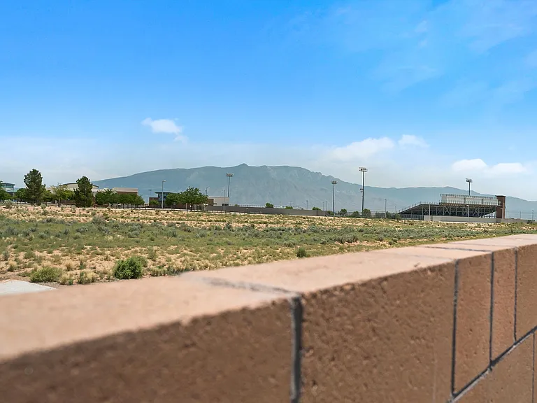 4453 Skyline Loop NE — Photo 15