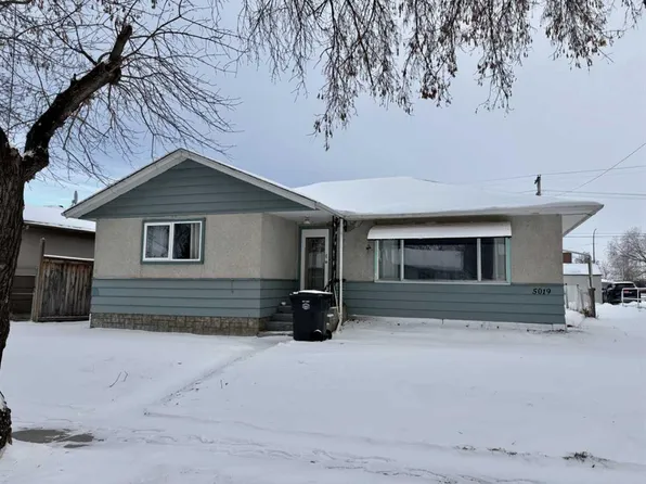 5019 W 51st St, Mannville, AB T0B 2W0