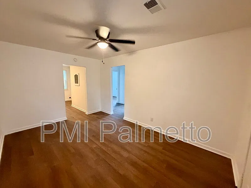 2 bed, 1.0 bath, 900 sqft, $1,100 — Photo 4