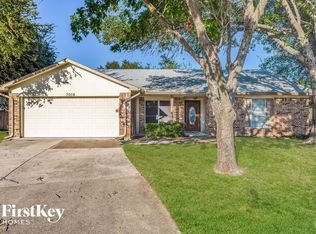 7008 Rose Lea Ct, Fort Worth, TX 76137