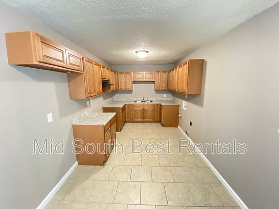 3rd image of 1775 Shadowlawn Blvd S