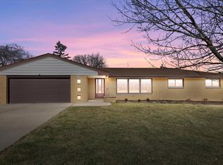 N77W14914 Menomonee Manor DRIVE, Menomonee Falls, WI 53051