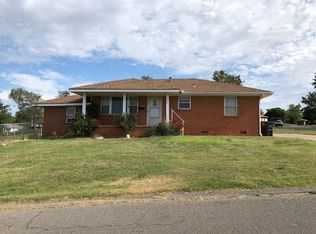 1201 Adams Ave, Clinton, OK 73601