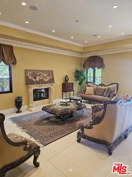 4 bed, 7.0 bath, 4542 sqft, $30,000 — Photo 4