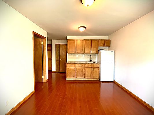 1st image of 24-08 21st Ave #2B