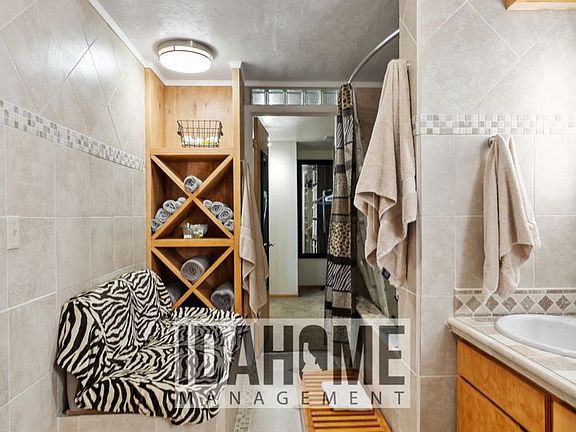 3rd image of 1045 Sagewood Pl