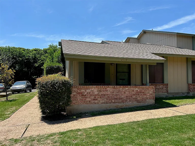 9509 Blue Creek Ln — Photo 15