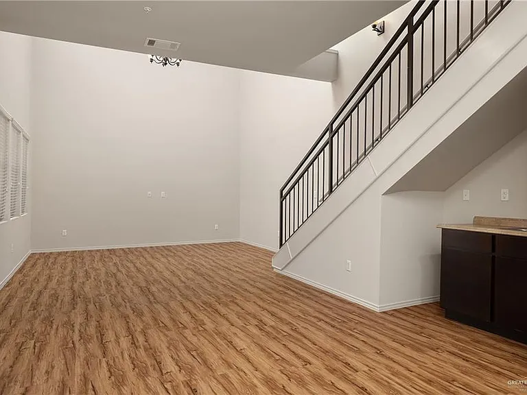 810 S Taylor Rd — Photo 11