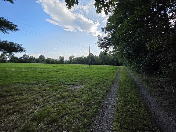 2nd image of 135 Little Hill Road