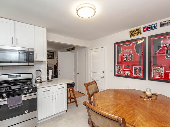 4th image of 4932 N Harlem Ave APT 1W