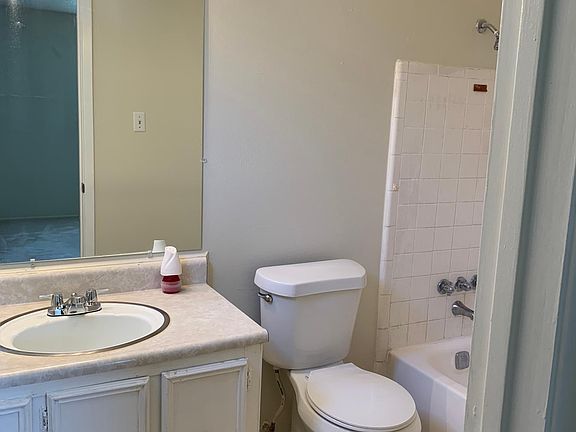 3rd image of 11511 Evesborough Dr