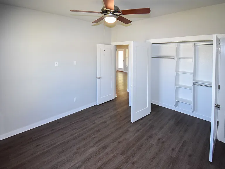 467 N Tacoma St — Photo 16