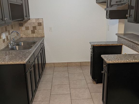 2nd image of 1708 Pine Ave #2