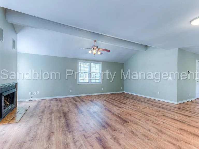 3803 E 36th St S — Photo 5