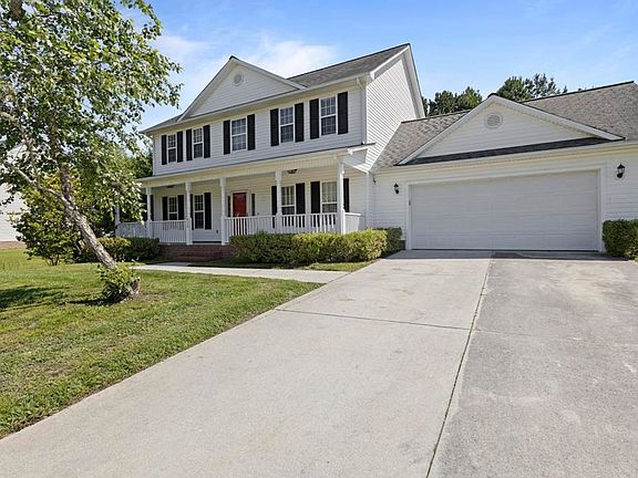 2nd image of 820 Commons Dr N