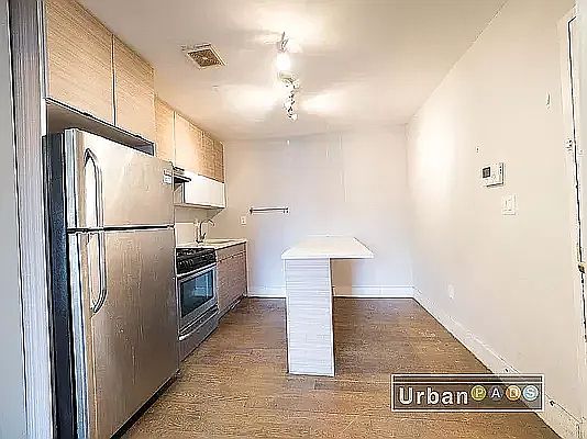 1st image of 805 Marcy Ave #6