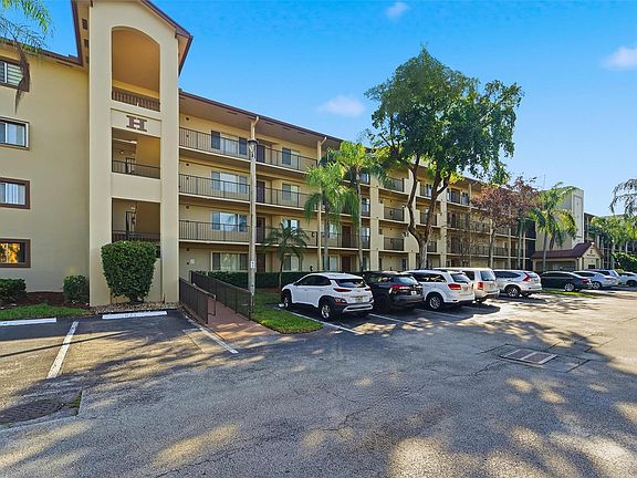 3rd image of 1301 SW 142nd Avenue #308H