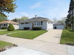 6190 S Tarbert Ct, Cudahy, WI 53110