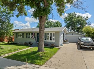 1521 2nd St SE, Minot, ND 58701