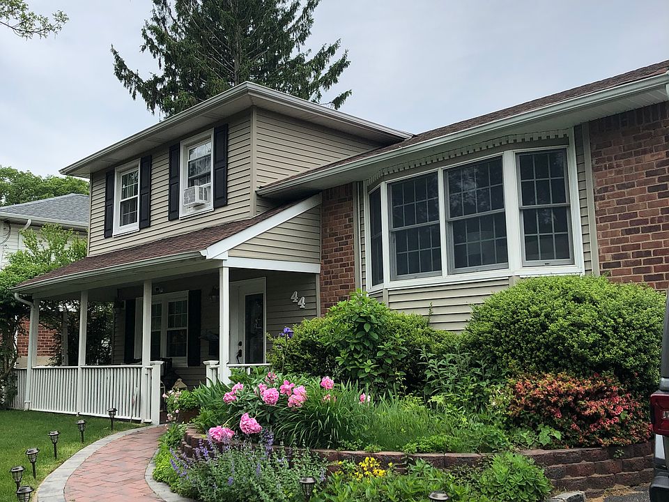 1st image of 44 Hill Dr