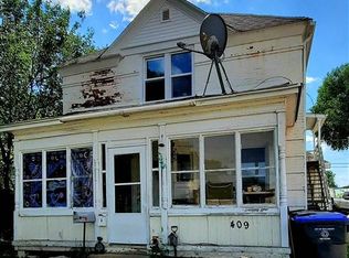 409 N Shawano St, New London, WI 54961