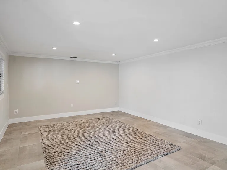 539 Nassau Ave #A — Photo 38