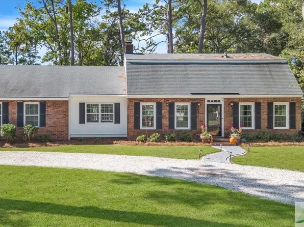 7637 La Roche Avenue, Savannah, GA 31406
