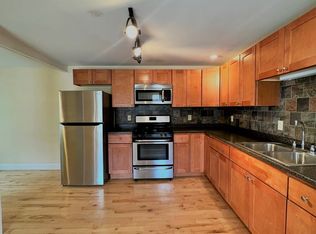 52 North St, Burlington, VT 05401