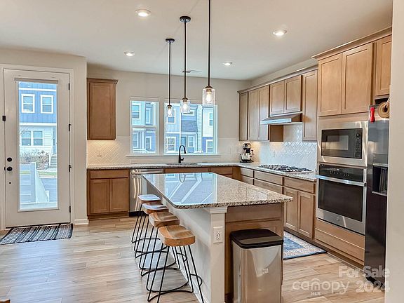 2nd image of 118 Berkeley Ave #C