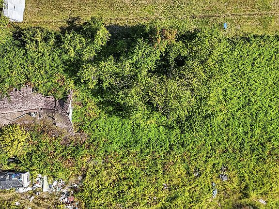 3rd image of 28920 Dike Rd