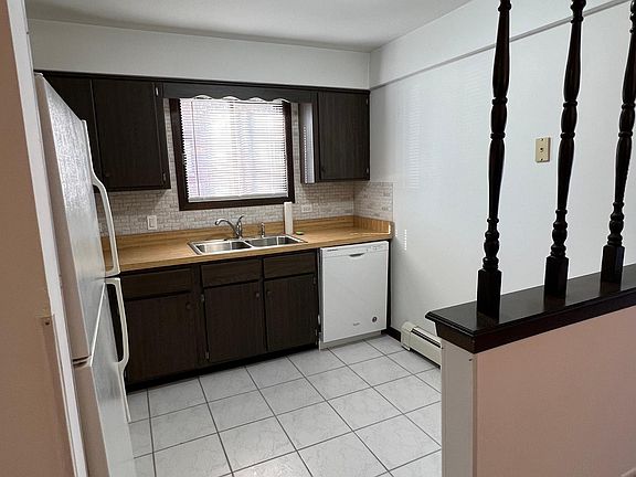 3rd image of 15100 Quail Hollow Dr #1