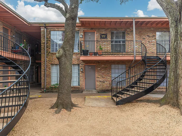 Southern Oaks Apartments — Photo 14