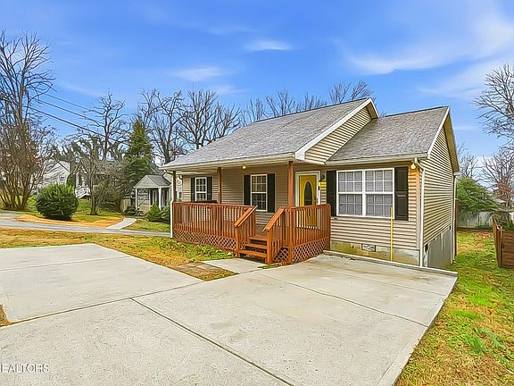 4th image of 142 Woodlawn Pike