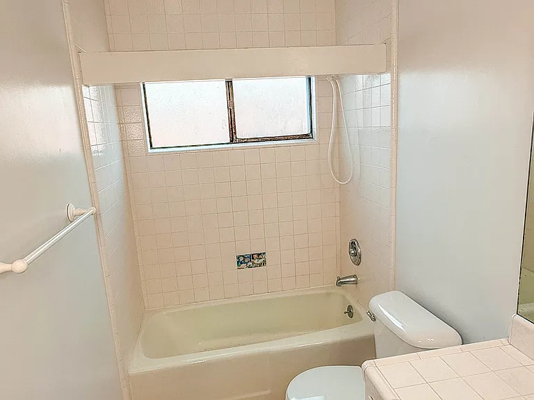 2446 Hasti Acres Dr — Photo 12