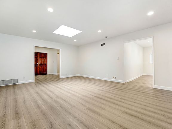5th image of 1056 Adelante Ave