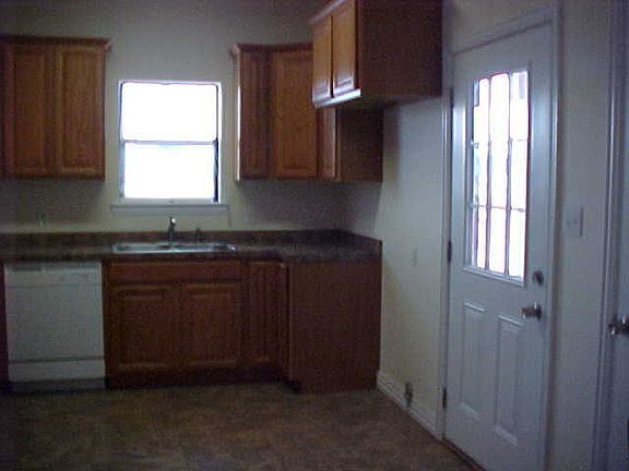 4th image of 1508 Avenue L NW