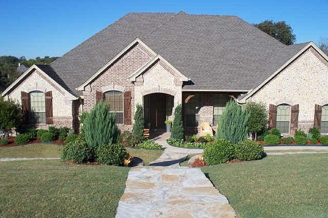 1st image of 105 Creekwood Ct
