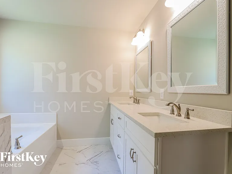 7110 Lawson Dr — Photo 12