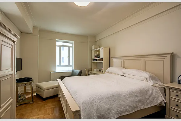 Sold by Stribling | media 2