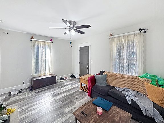 4th image of 1519 42nd St