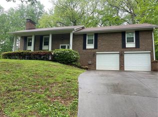 3931 Tonbridge Ln, Winston Salem, NC 27106